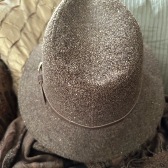 Vintage Stylish Hat - Picture 4 of 9